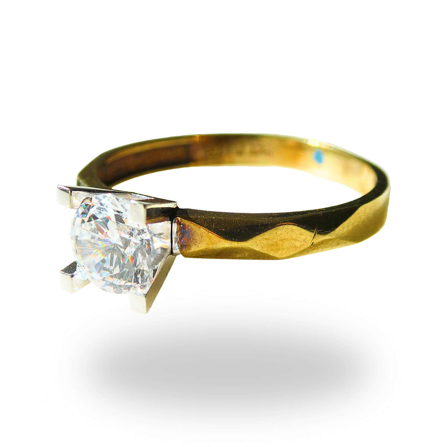 Anillo de Compromiso Grueso con Zirconia